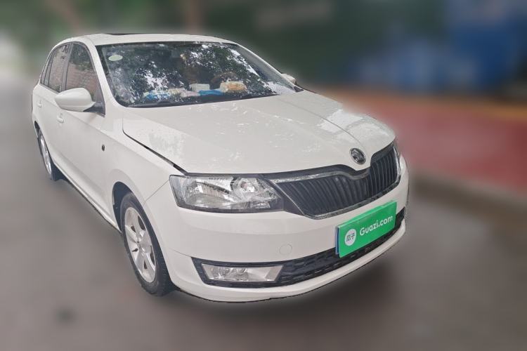 Used Skoda Rapid Spaceback 2016 Revised 1.6L Automatic Chuanxing Version Front Right 45 Deg
