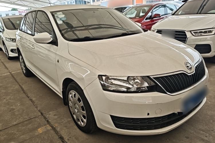 Used Skoda Rapid Spaceback 2016 Revised Version 1.4L Manual Front-Drive Edition Front Right 45 Deg
