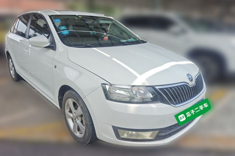 Used Skoda Rapid Spaceback 2016 Revised 1.6L Automatic Chuanxing Version Front Right 45 Deg