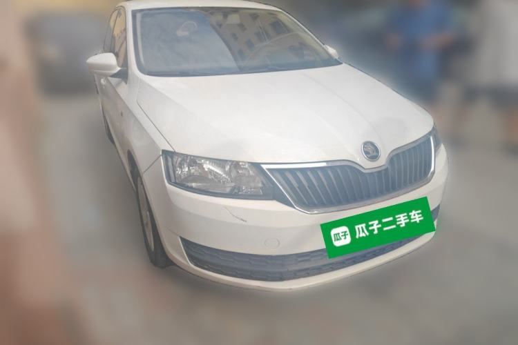 Used Skoda Rapid Spaceback 2016 Revised Version 1.6L Manual Front-Drive Edition Front Right 45 Deg