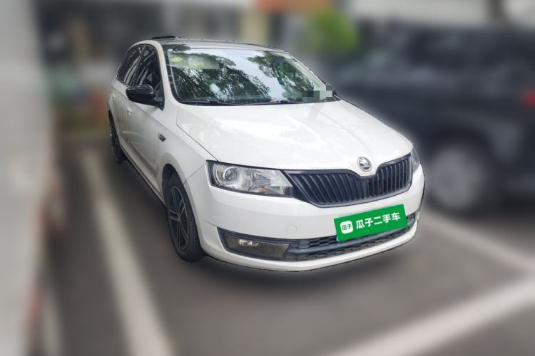 Used Skoda Rapid Spaceback 2016 Revised 1.6L Automatic Smart Drive Version Front Right 45 Deg