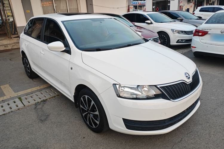Used Skoda Rapid Spaceback 2016 Revised Version 1.4L Manual Front-Drive Edition Front Right 45 Deg