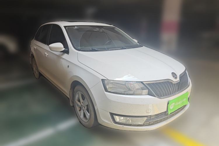 Used Skoda Rapid Spaceback 2016 Revised 1.6L Manual Chuanxing Edition Front Right 45 Deg