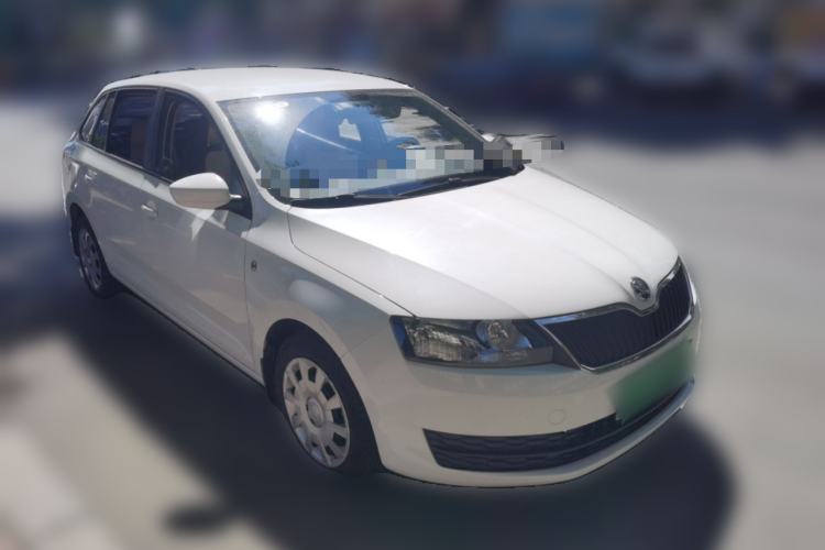 Used Skoda Rapid Spaceback 2016 1.6L Automatic Chuanxing Edition Front Right 45 Deg