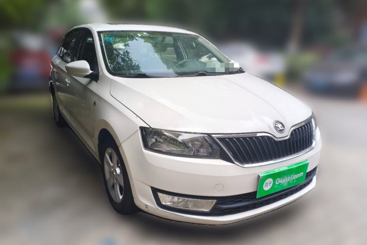 Used Skoda Rapid Spaceback 2016 Revised 1.6L Automatic Chuanxing Version Front Right 45 Deg