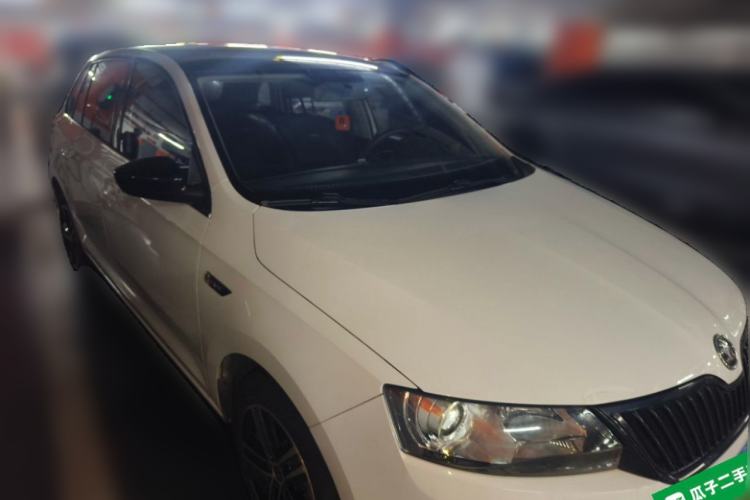 Used Skoda Rapid Spaceback 2016 Revised 1.6L Automatic Smart Drive Version Front Right 45 Deg
