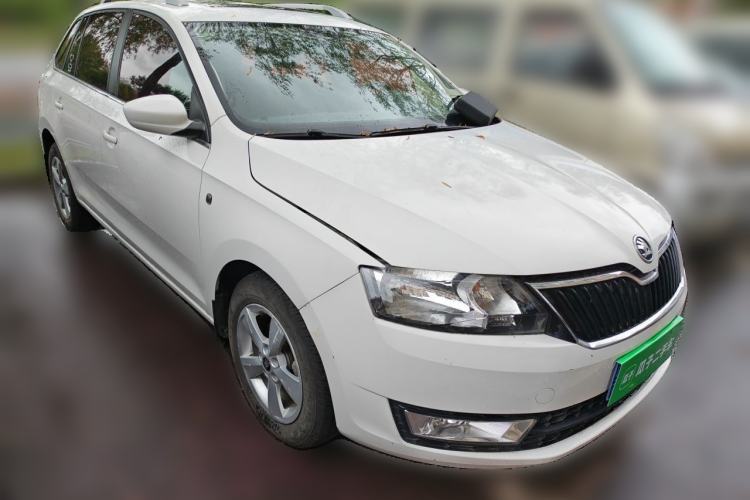 Used Skoda Rapid Spaceback 2016 Revised Version 1.6L Automatic Front-Drive Edition Front Right 45 Deg