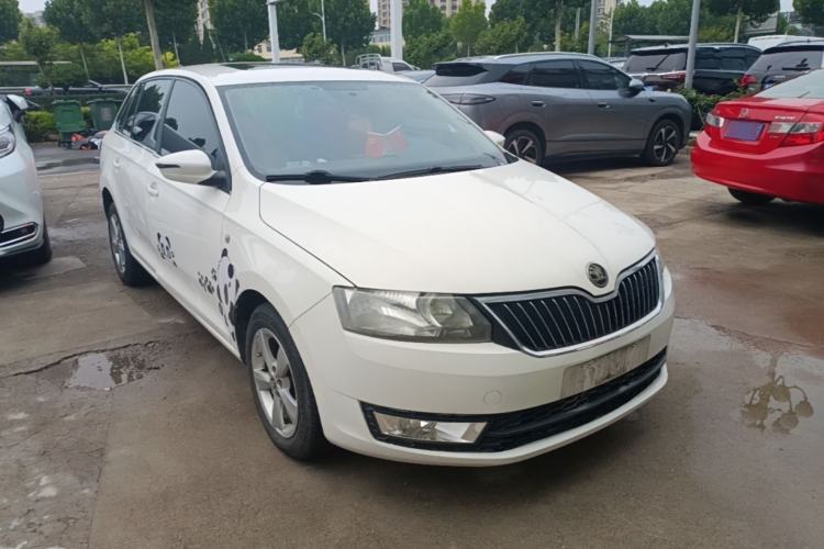 Used Skoda Rapid Spaceback 2016 Revised 1.6L Automatic Chuanxing Version Front Right 45 Deg