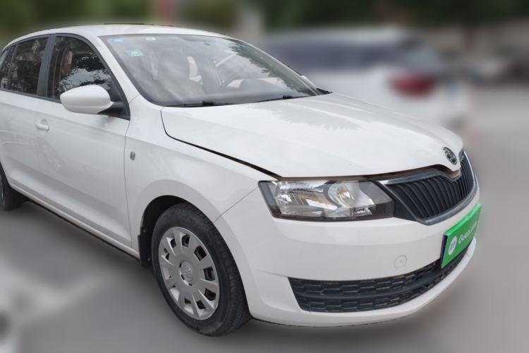 Used Skoda Rapid Spaceback 2016 Revised Version 1.4L Manual Front-Drive Edition Front Right 45 Deg