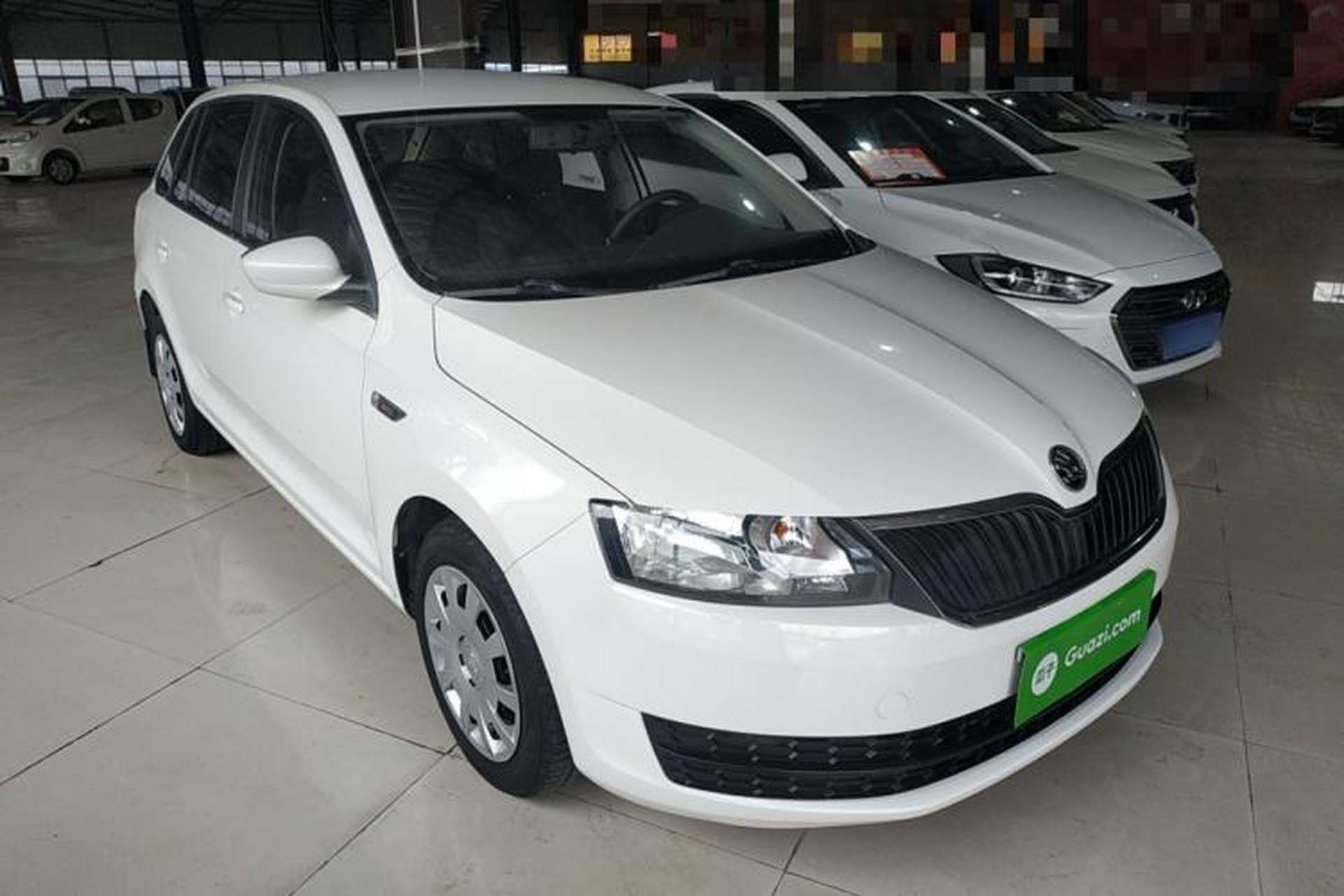 Used Skoda Rapid Spaceback 2016 Revised Version 1.4L Manual Front-Drive Edition Front Right 45 Deg