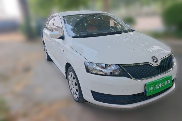 Used Skoda Rapid Spaceback 2016 Revised Version 1.4L Manual Front-Drive Edition Front Right 45 Deg