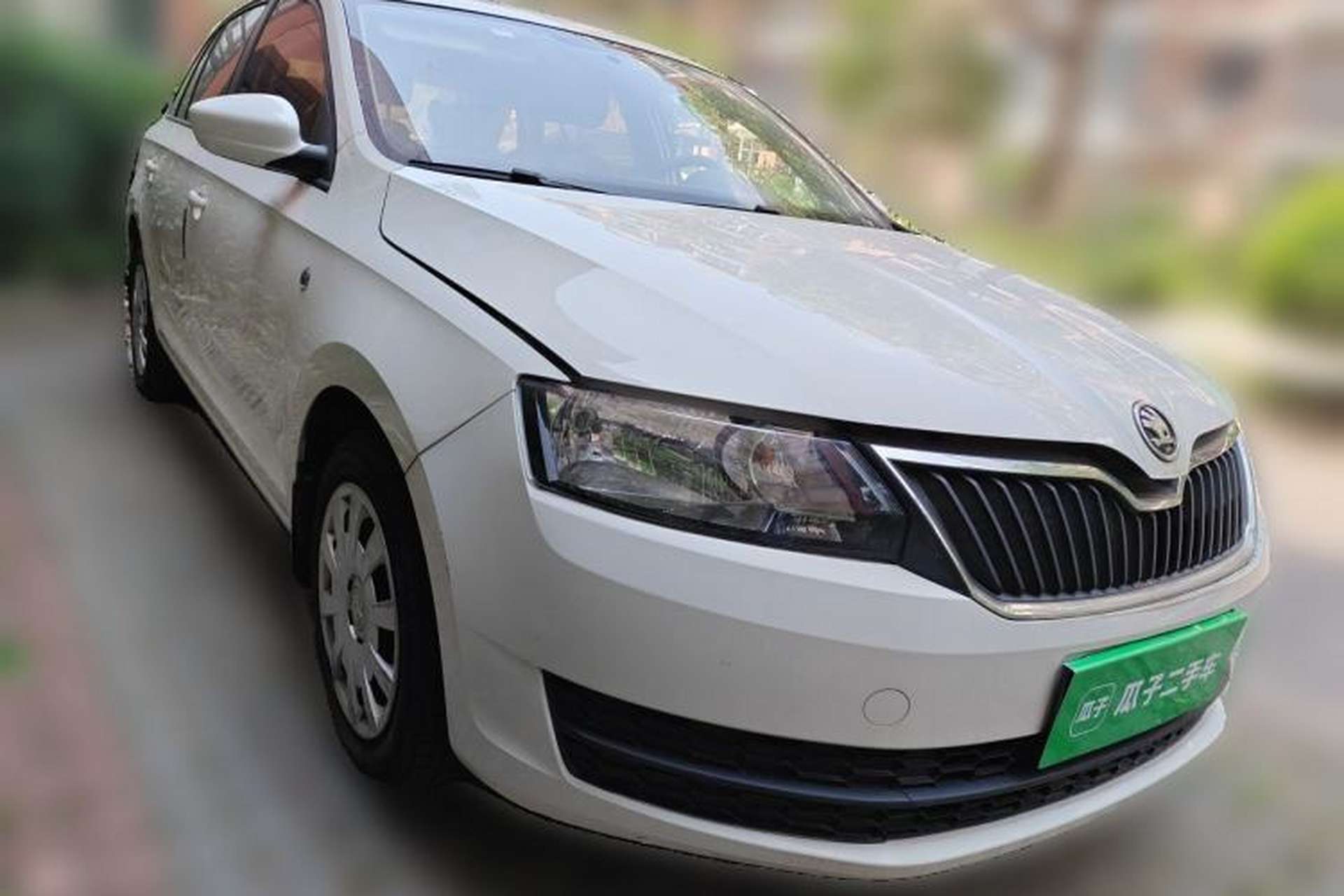 Used Skoda Rapid Spaceback 2016 Revised Version 1.6L Manual Front-Drive Edition Front Right 45 Deg
