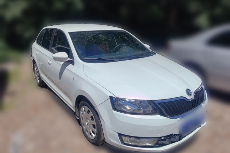 Used Skoda Rapid Spaceback 2016 Revised Version 1.6L Automatic Front-Drive Edition Front Right 45 Deg