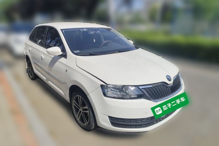 Used Skoda Rapid Spaceback 2016 Revised Version 1.4L Manual Front-Drive Edition Front Right 45 Deg