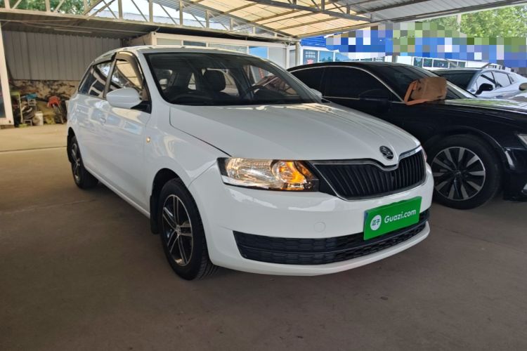 Used Skoda Rapid Spaceback 2016 Revised Version 1.6L Automatic Front-Drive Edition Front Right 45 Deg