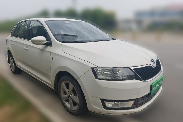 Used Skoda Rapid Spaceback 2016 Revised 1.6L Manual Chuanxing Edition Front Right 45 Deg