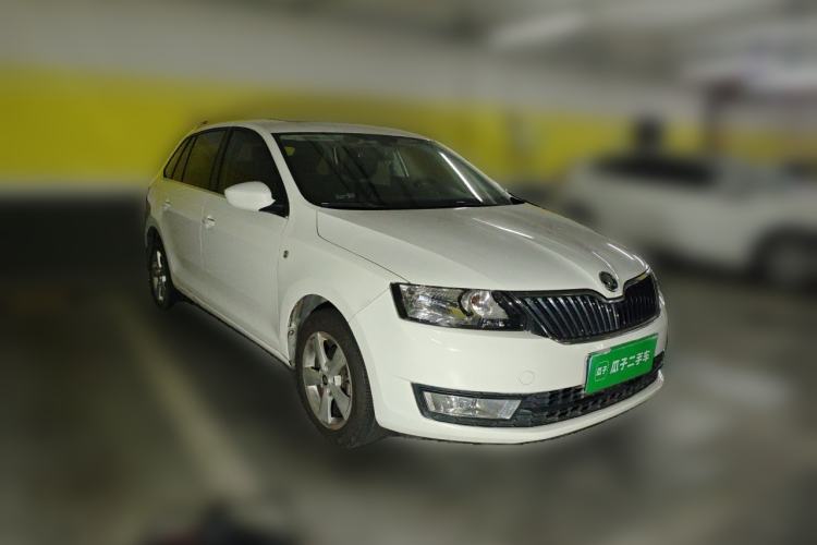Used Skoda Rapid Spaceback 2016 1.6L Automatic Chuanxing Edition Front Right 45 Deg