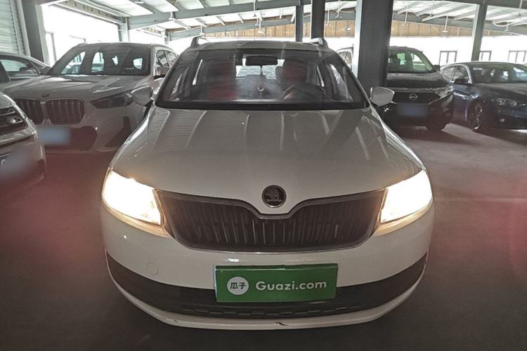 Used Skoda Rapid Spaceback 2016 Revised Version 1.6L Manual Front-Drive Edition Front