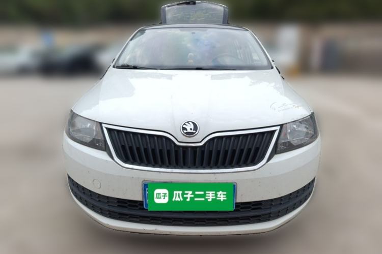 Used Skoda Rapid Spaceback 2016 Revised Version 1.6L Manual Front-Drive Edition Front