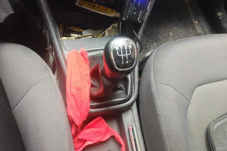 Used Skoda Rapid Spaceback 2016 Revised Version 1.6L Manual Front-Drive Edition Gear Lever