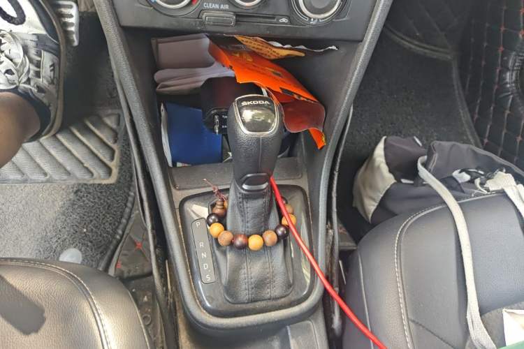 Used Skoda Rapid Spaceback 2016 Revised 1.6L Automatic Chuanxing Version Gear Lever
