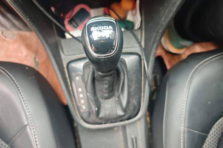 Used Skoda Rapid Spaceback 2016 Revised 1.6L Automatic Chuanxing Version Gear Lever