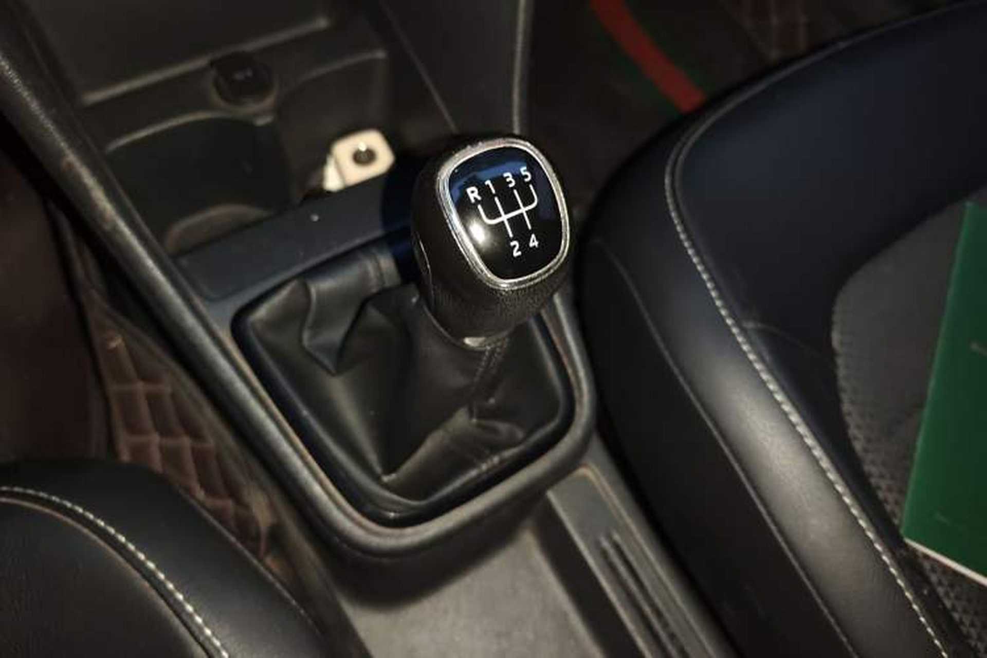 Used Skoda Rapid Spaceback 2016 Revised 1.6L Manual Chuanxing Edition Gear Lever