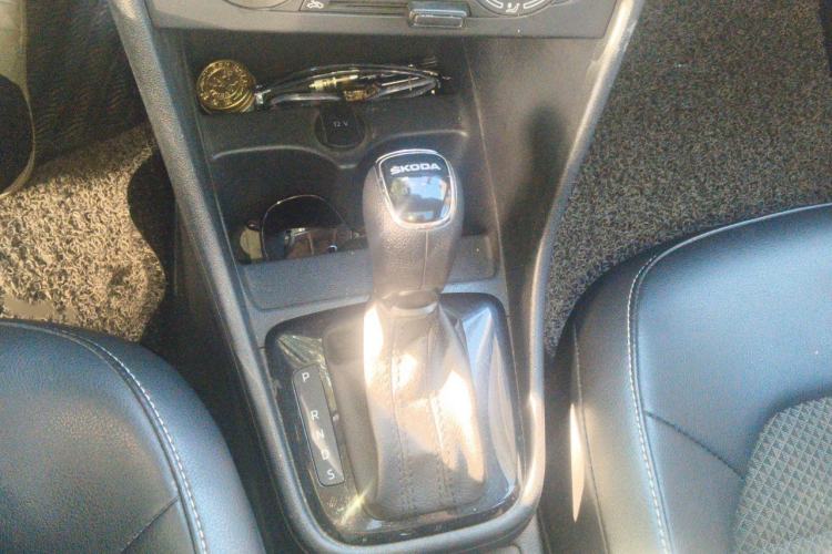 Used Skoda Rapid Spaceback 2016 Revised 1.6L Automatic Chuanxing Version Gear Lever