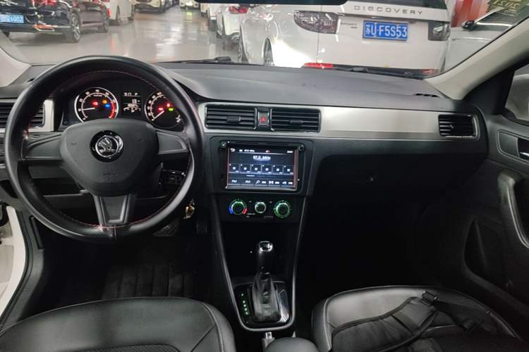 Used Skoda Rapid Spaceback 2016 Revised 1.6L Automatic Chuanxing Version Gear Lever