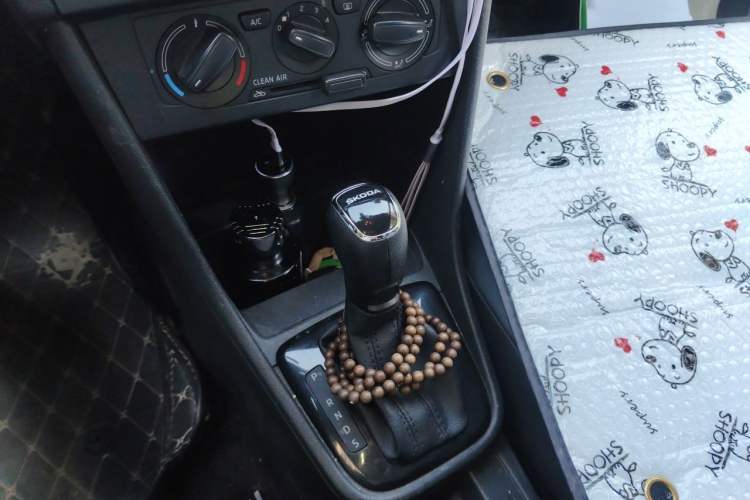 Used Skoda Rapid Spaceback 2016 Revised 1.6L Automatic Chuanxing Version Gear Lever