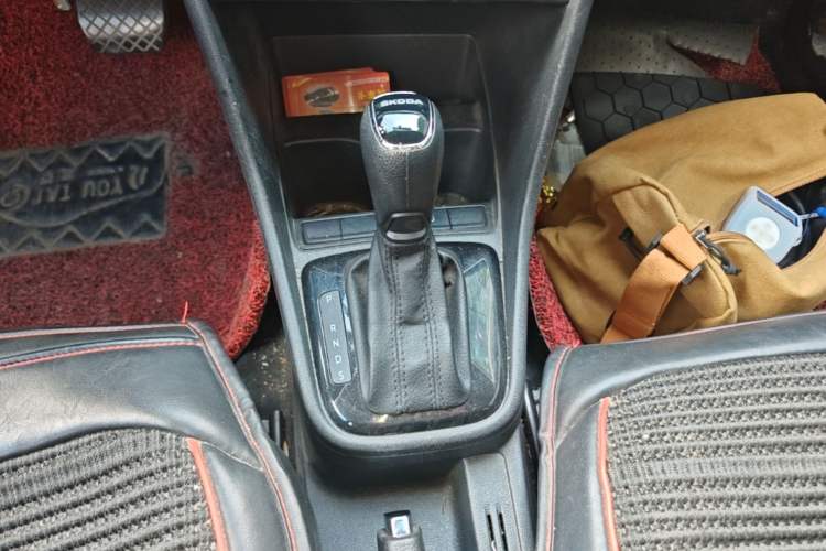 Used Skoda Rapid Spaceback 2016 Revised 1.6L Automatic Smart Drive Version Gear Lever