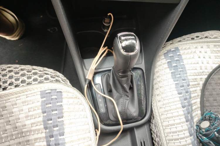 Used Skoda Rapid Spaceback 2016 Revised 1.6L Automatic Chuanxing Version Gear Lever