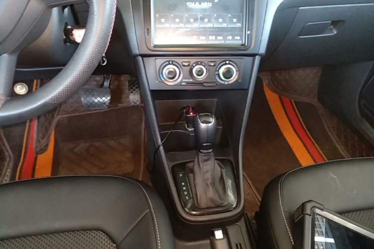 Used Skoda Rapid Spaceback 2016 Revised 1.6L Automatic Chuanxing Version Gear Lever
