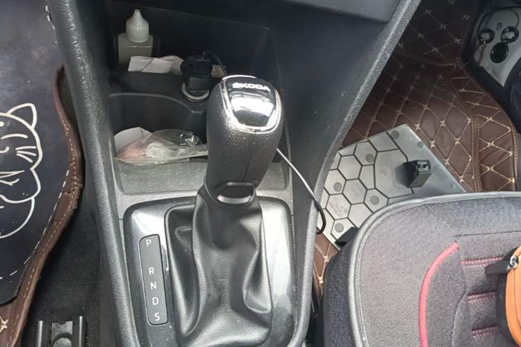 Used Skoda Rapid Spaceback 2016 Revised 1.6L Automatic Chuanxing Version Gear Lever
