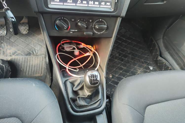 Used Skoda Rapid Spaceback 2016 Revised Version 1.4L Manual Front-Drive Edition Gear Lever