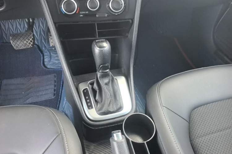 Used Skoda Rapid Spaceback 2016 Revised 1.6L Automatic Chuanxing Version Gear Lever