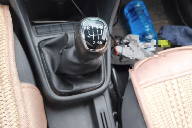Used Skoda Rapid Spaceback 2016 Revised Version 1.4L Manual Front-Drive Edition Gear Lever