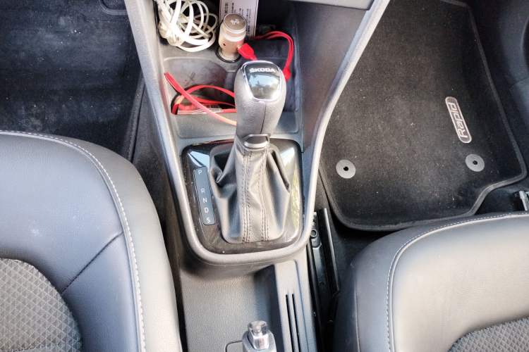 Used Skoda Rapid Spaceback 2016 Revised 1.6L Automatic Chuanxing Version Gear Lever