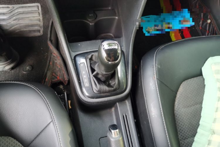 Used Skoda Rapid Spaceback 2016 Revised 1.6L Automatic Chuanxing Version Gear Lever