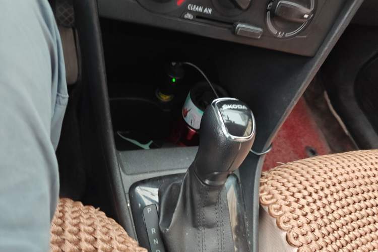 Used Skoda Rapid Spaceback 2016 Revised Version 1.6L Automatic Front-Drive Edition Gear Lever