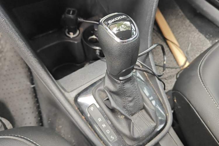 Used Skoda Rapid Spaceback 2016 Revised 1.6L Automatic Chuanxing Version Gear Lever
