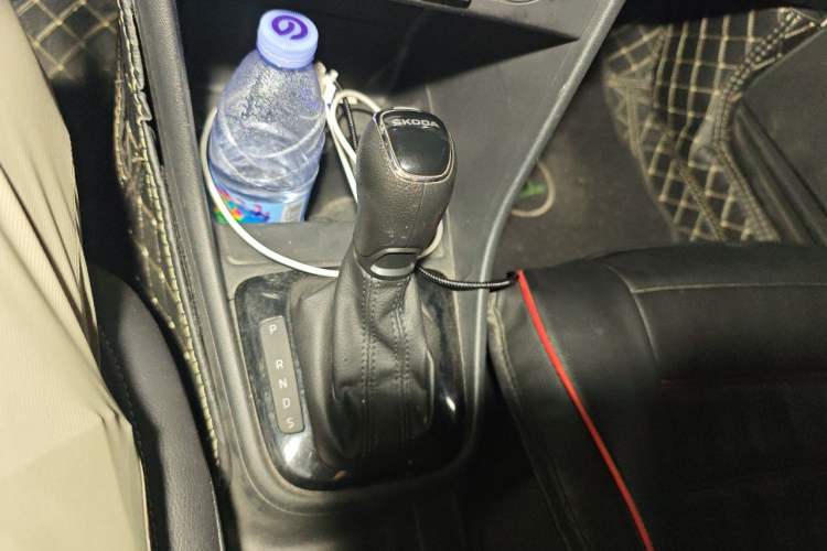 Used Skoda Rapid Spaceback 2016 1.6L Automatic Chuanxing Edition Gear Lever