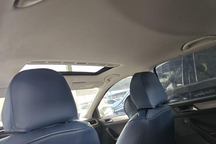 Used Skoda Rapid Spaceback 2016 Revised 1.6L Automatic Chuanxing Version Headliner