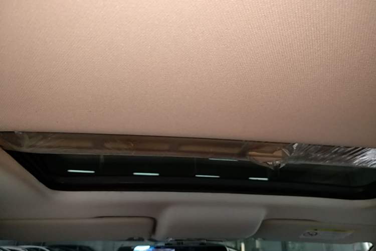 Used Skoda Rapid Spaceback 2016 Revised 1.6L Automatic Chuanxing Version Headliner