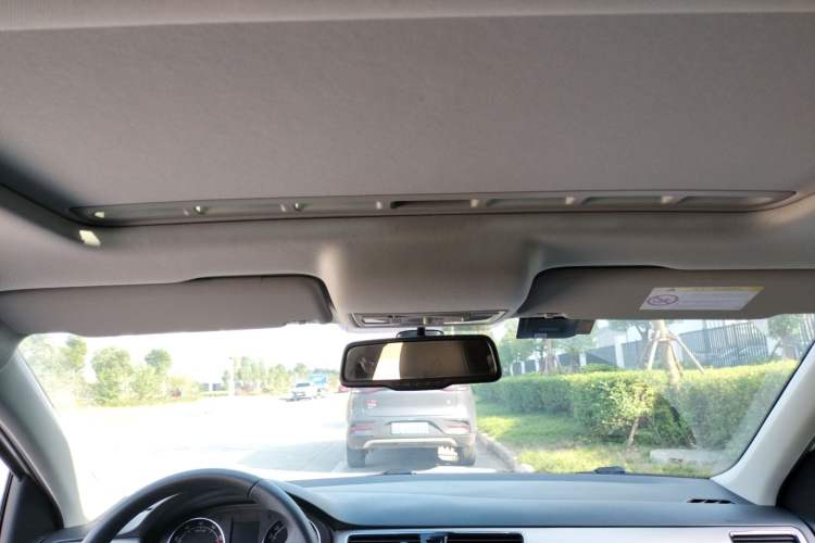 Used Skoda Rapid Spaceback 2016 Revised 1.6L Automatic Chuanxing Version Headliner
