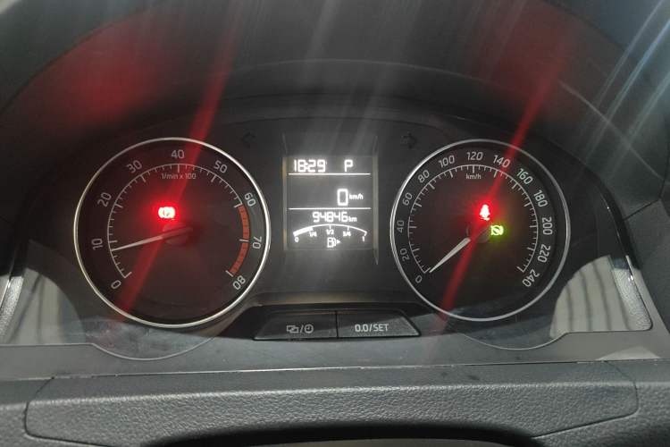 Used Skoda Rapid Spaceback 2016 Revised Version 1.6L Automatic Front-Drive Edition Instrument Cluster