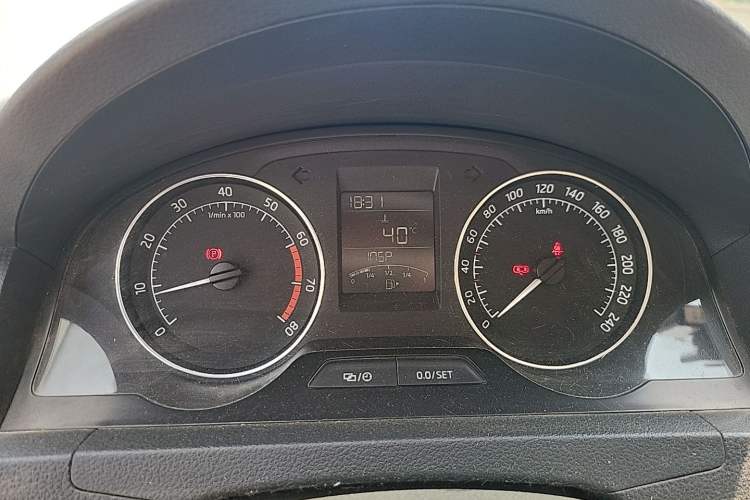 Used Skoda Rapid Spaceback 2016 Revised Version 1.4L Manual Front-Drive Edition Instrument Cluster