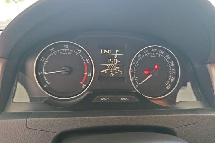 Used Skoda Rapid Spaceback 2016 Revised 1.6L Automatic Chuanxing Version Instrument Cluster