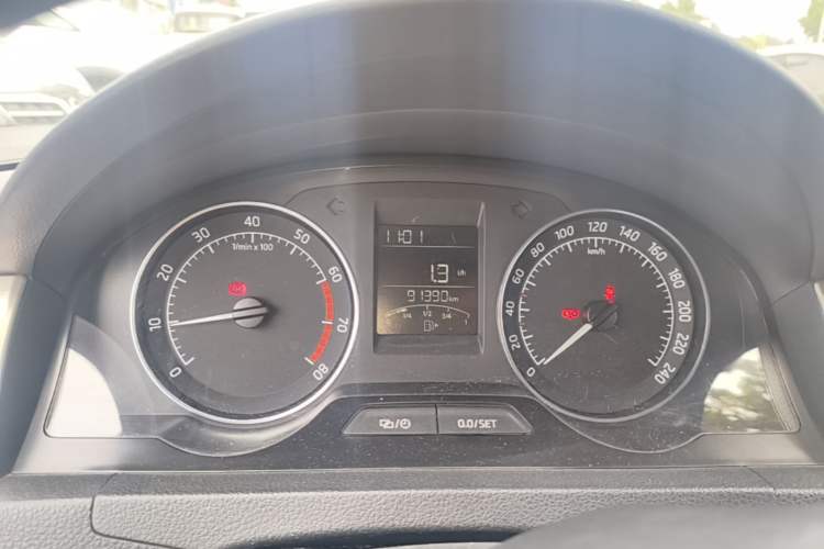 Used Skoda Rapid Spaceback 2016 Revised Version 1.6L Manual Front-Drive Edition Instrument Cluster
