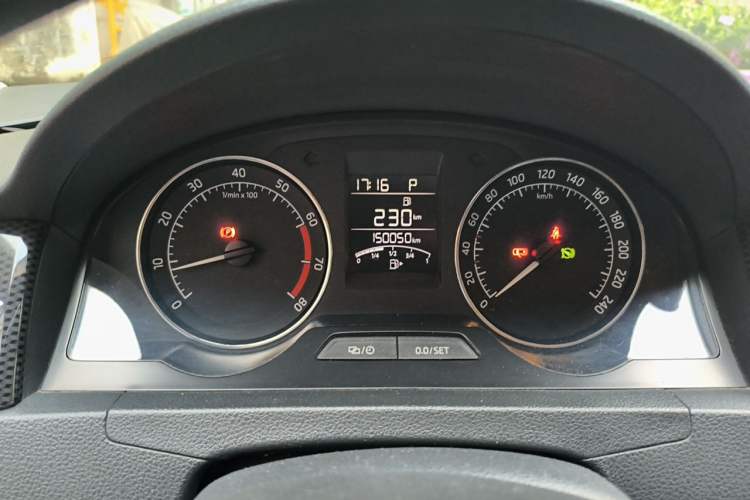 Used Skoda Rapid Spaceback 2016 Facelifted TSI230 DSG Smart Drive Version Instrument Cluster